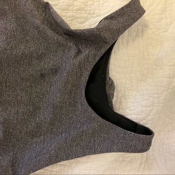 LuLulemon Sports Bra - Picture 5 of 6